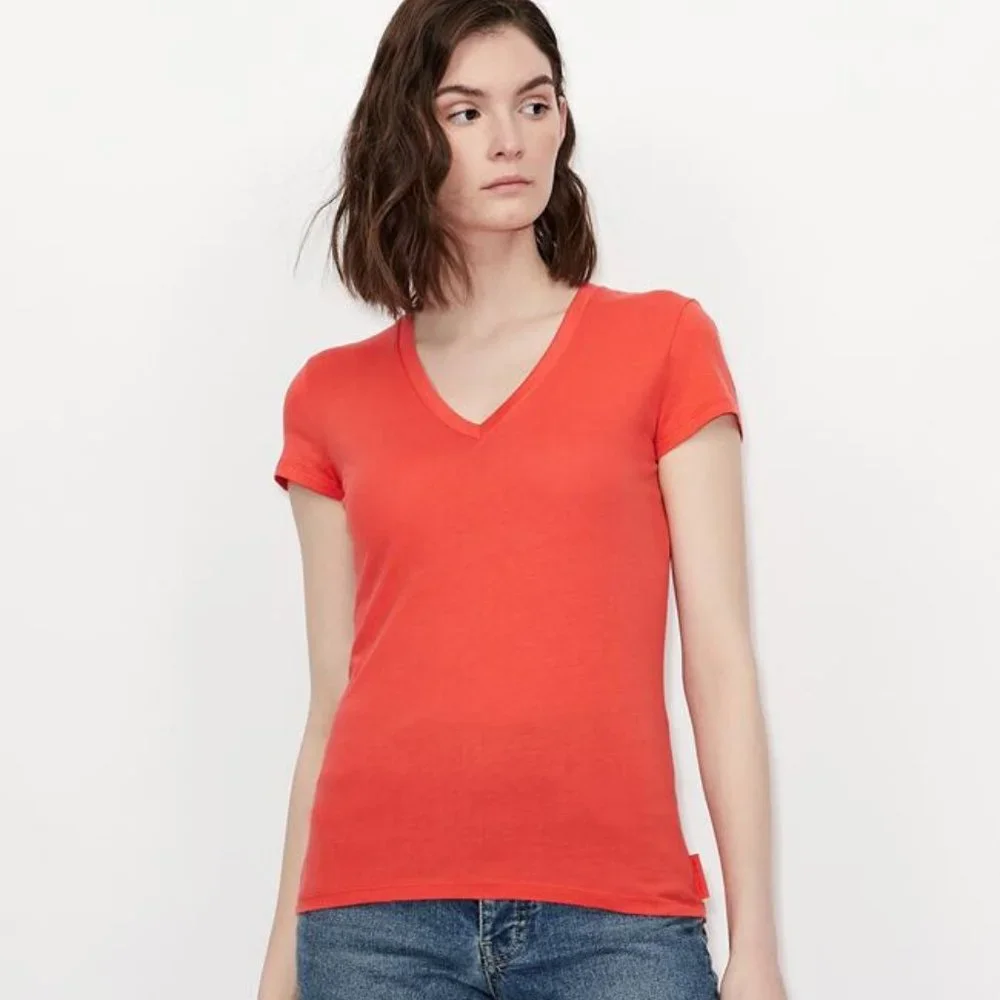 A|X Armani Exchange Women's Short-Sleeve V-Neck T-Shirt Pima Cotton‎